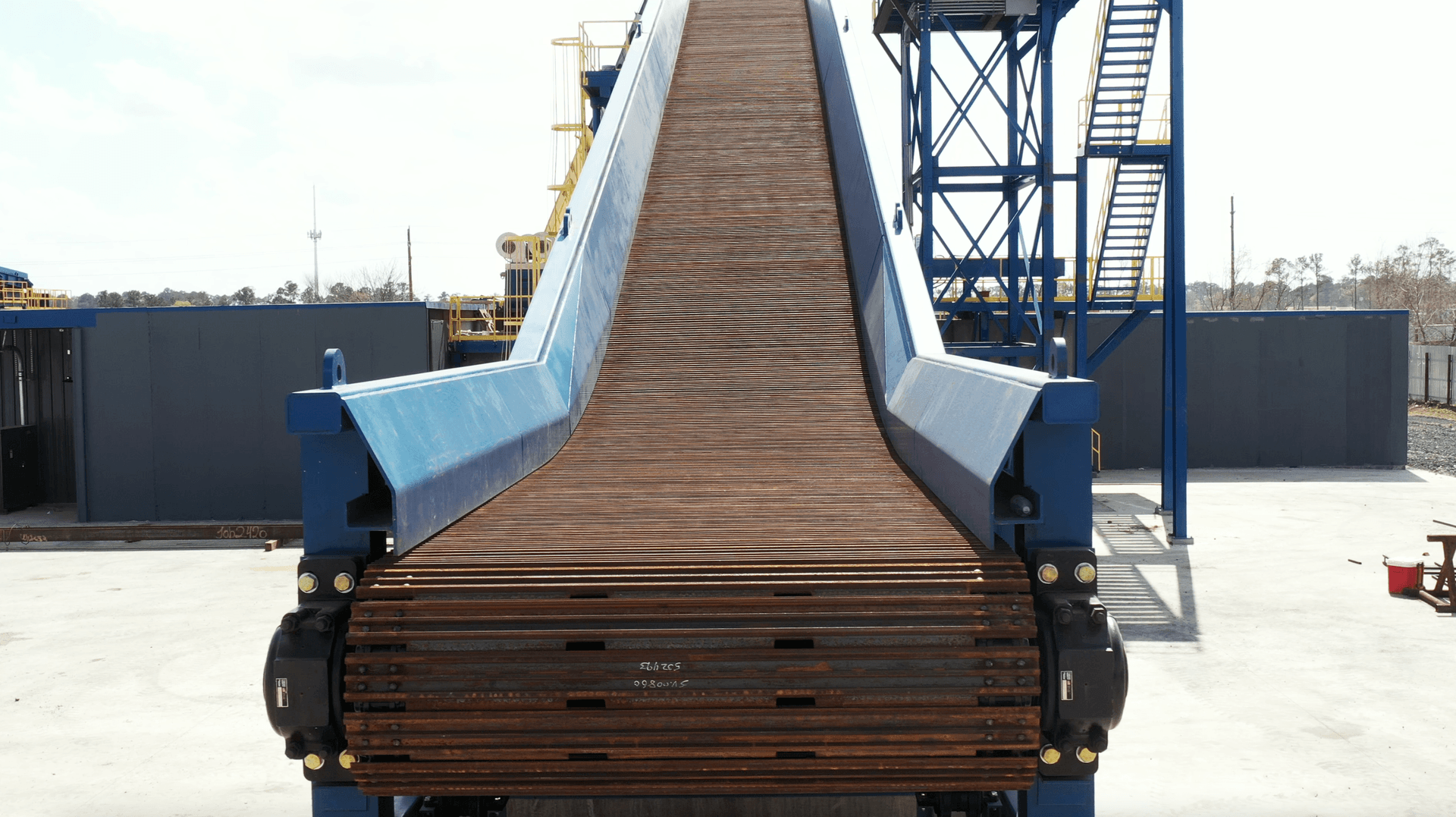 Automobile Recycling Plant InstallationFluent Conveyors |  Leading Conveyor Systems Manufacturer