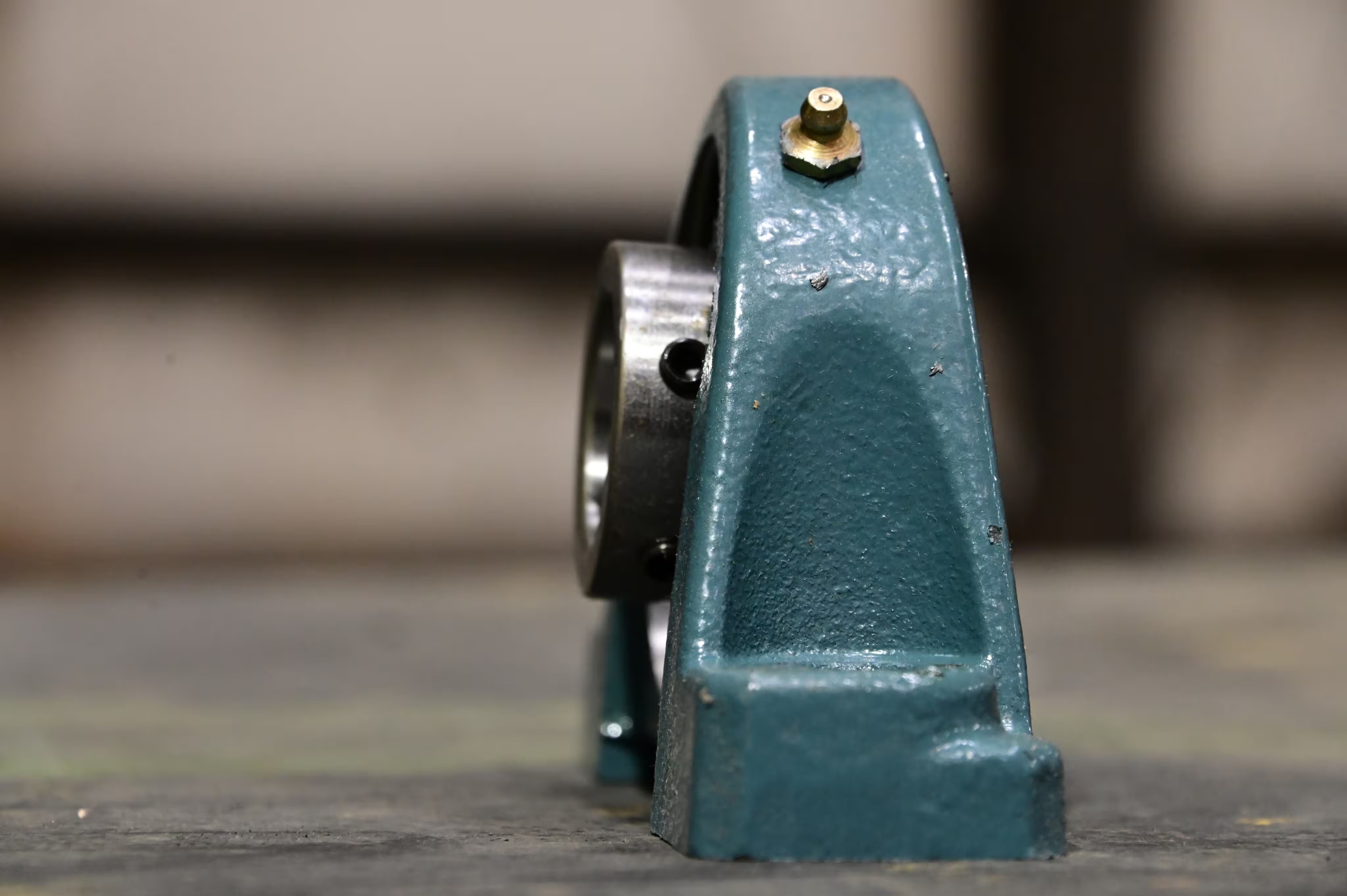 Dodge enclosed gearing assembly