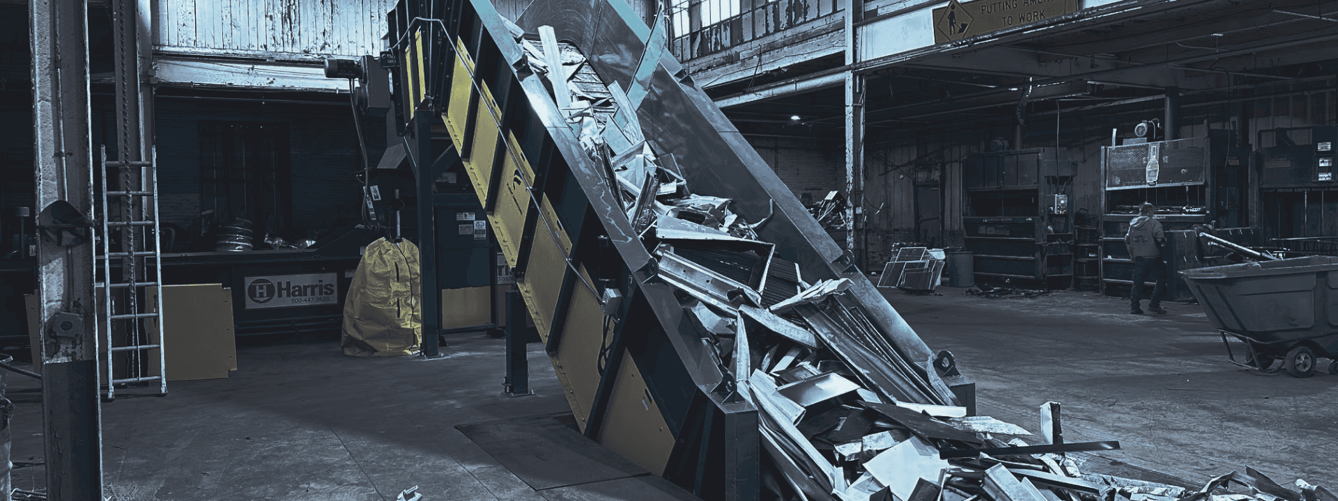 Metal recycling conveyor systems