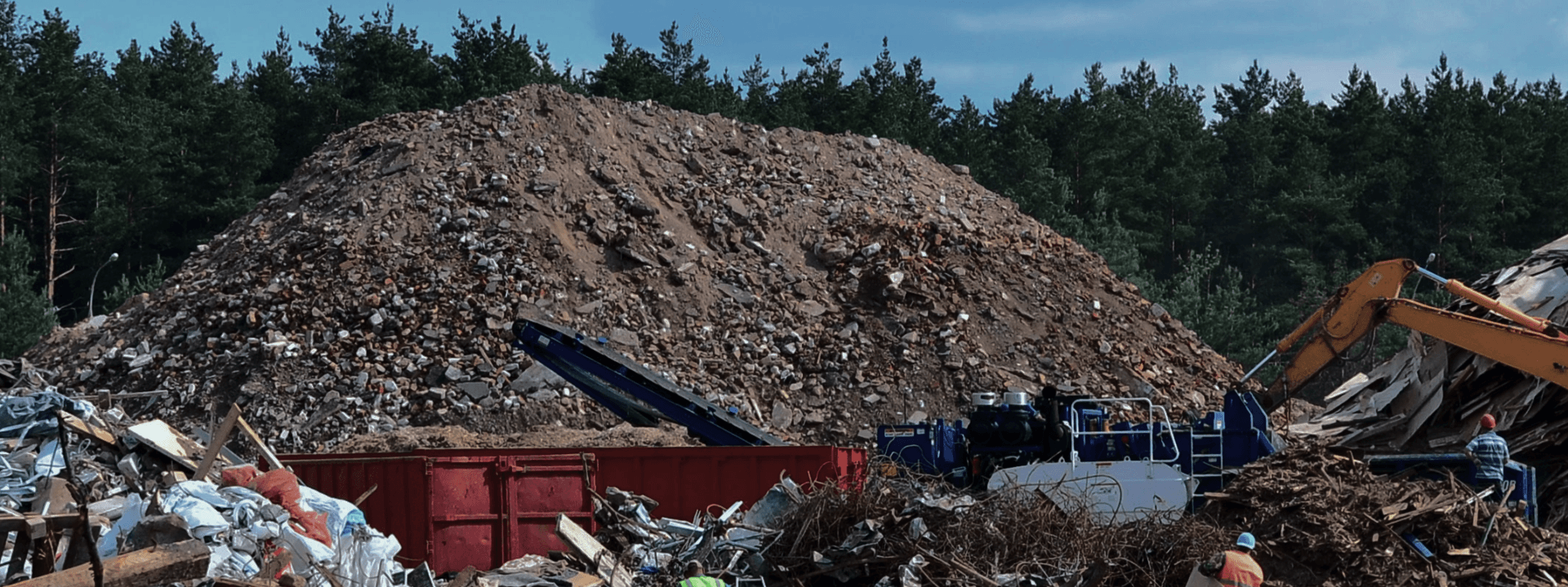 What is the best conveyor for construction and demolition?